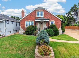 9015 Gravois Rd, Saint Louis, MO 63123