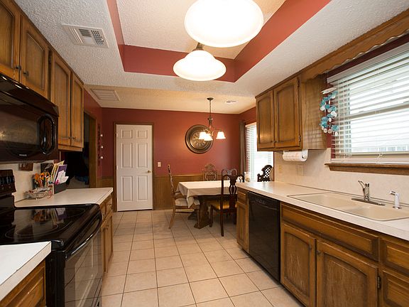 3rd image of 25130 E Whipperwill Ln