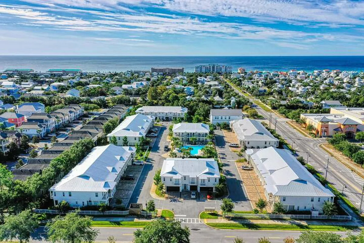Building Photo - Crystal Beach Dr