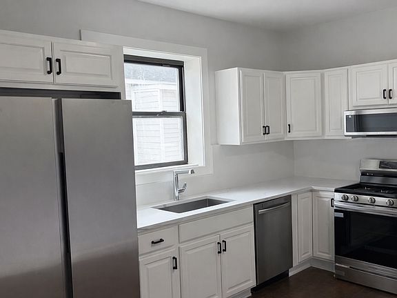 4th image of 2313 S Wolcott Ave Unit 1