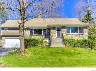74 Winding Brook Rd, New Rochelle, NY 10804