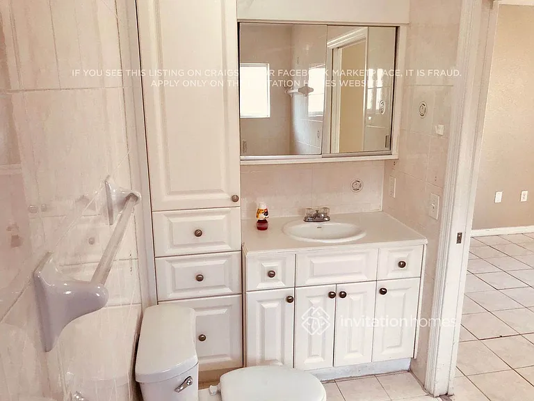 9775 NW 126th Ter — Photo 11