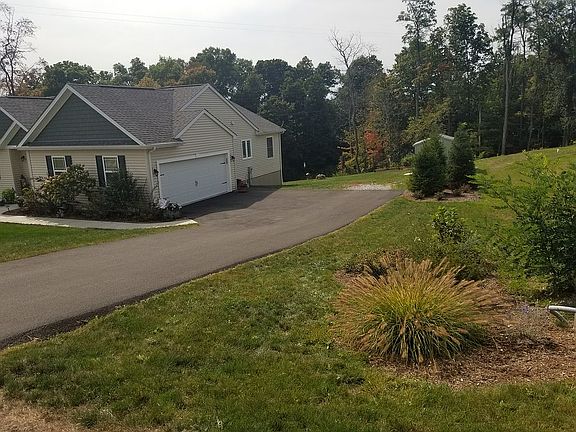 Driveway with extra parking