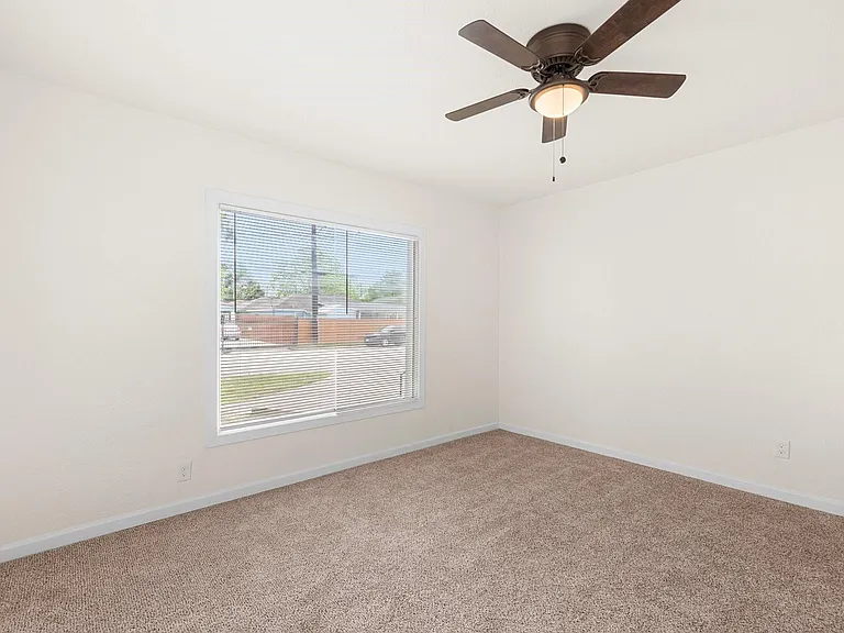 1309 Bragg St — Photo 21