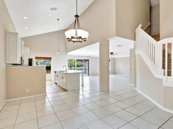 1035 Aspri Way, Riviera Beach, FL 33418