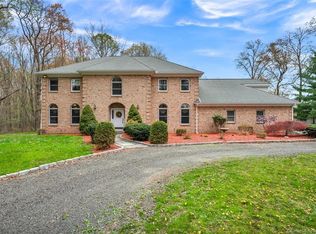 226 E Rutland Rd, Milford, CT 06461