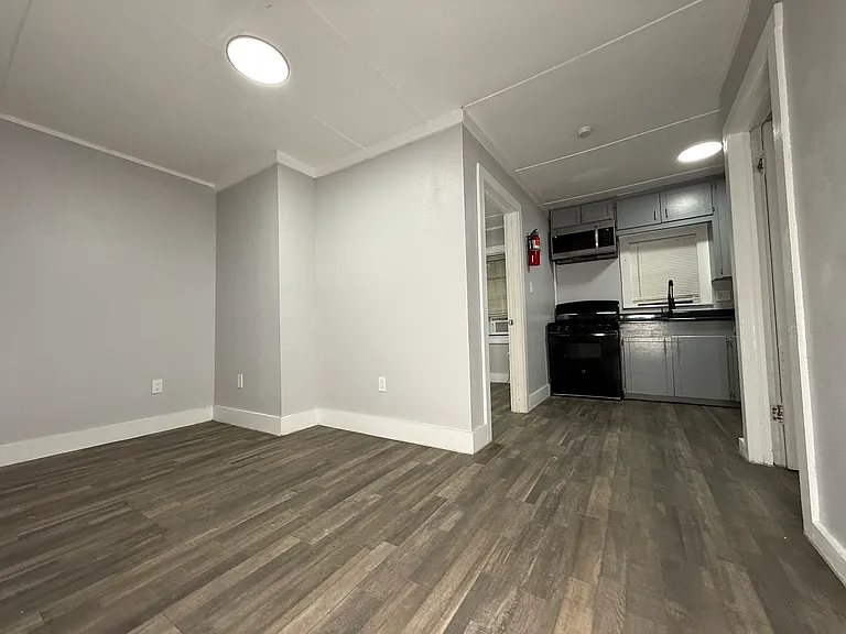 660 Riverside Dr #6 — Photo 9