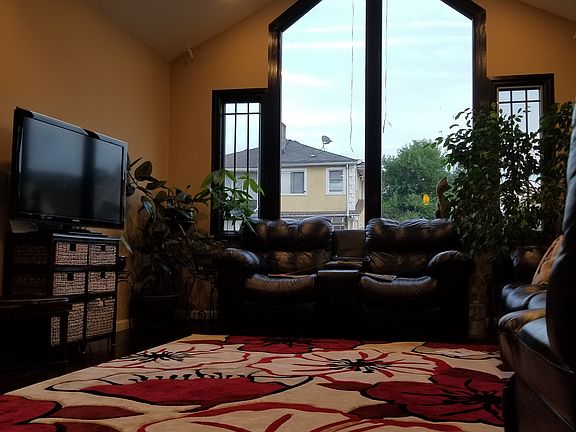 2nd image of 3715 Neptune Ave