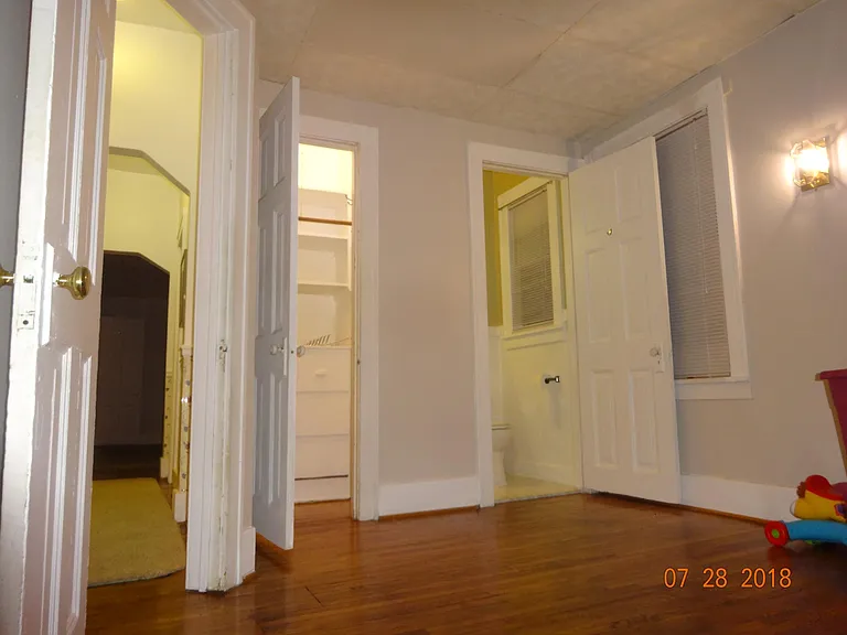 467 Norwood Ave #1R — Photo 12