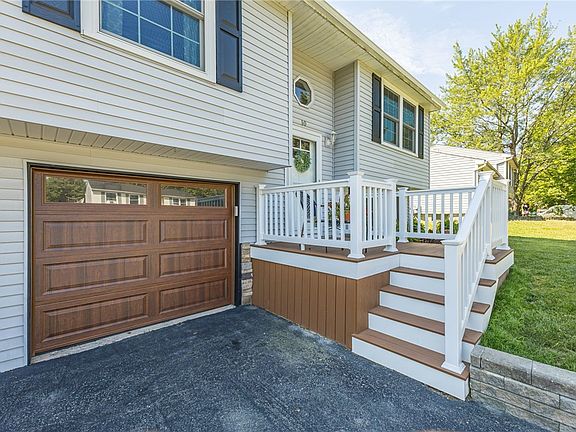 2nd image of 10 Coachlight Cir