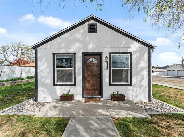 202 6th St, Filer, ID 83328