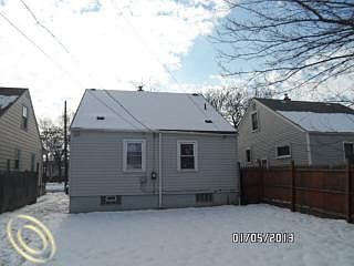 2nd image of 938 Park Ave