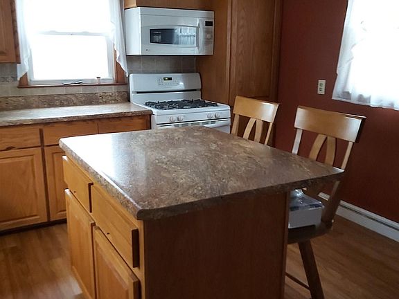 3rd image of 1091 N West St