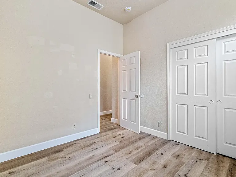8862 Laguna Star Dr — Photo 17