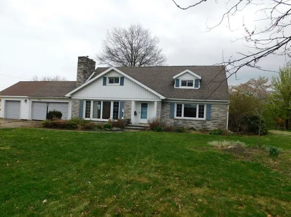 1153 Kerry Ln, Erie, PA 16505