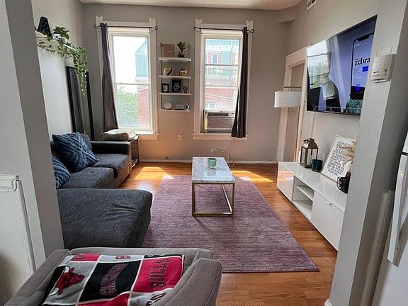 3rd image of 1854 S Ashland Ave Unit 3R