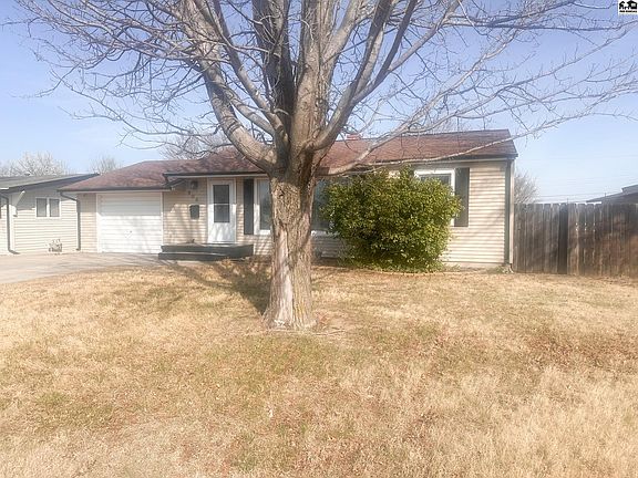 3rd image of 906 Welton St