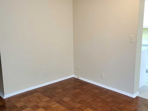 5th image of 300 Winston Dr APT 114