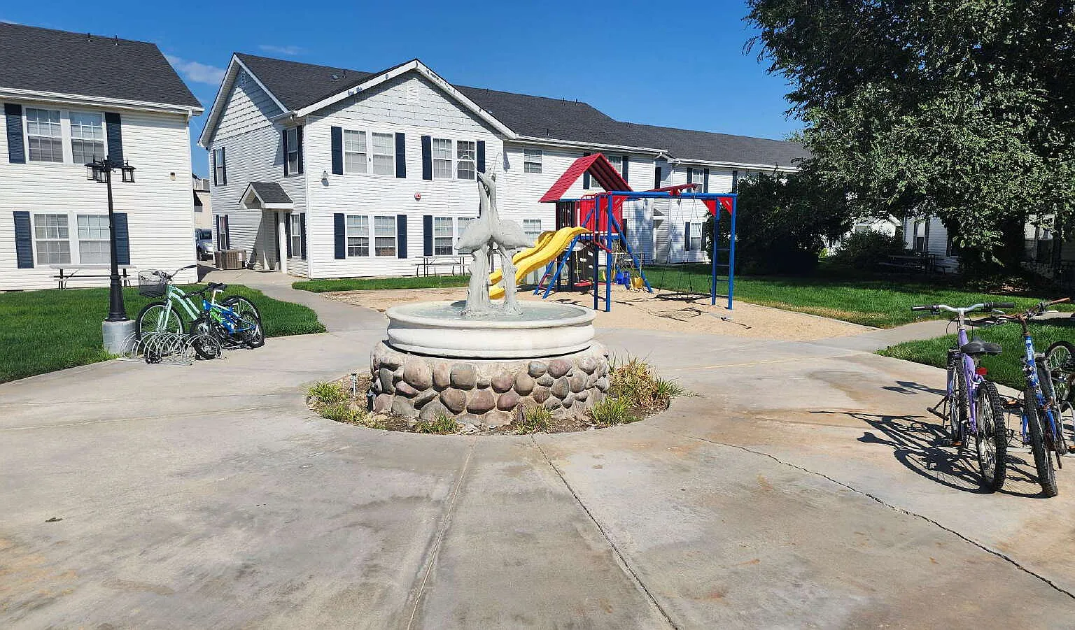 2 bed, 1.0 bath, 1000 sqft, $1,295 — Photo 4