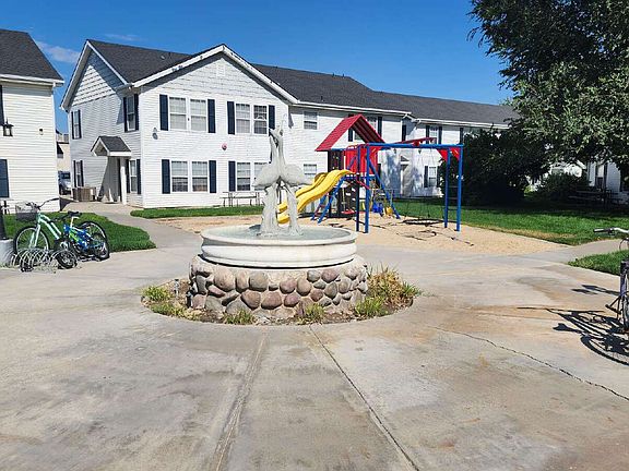 4th image of 120 Davis Ave #101