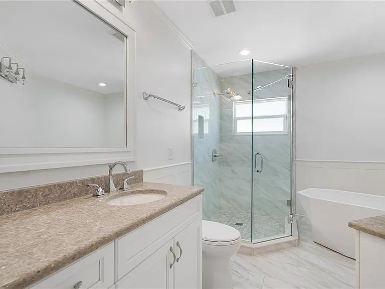 3924 Versailles Dr — Photo 16