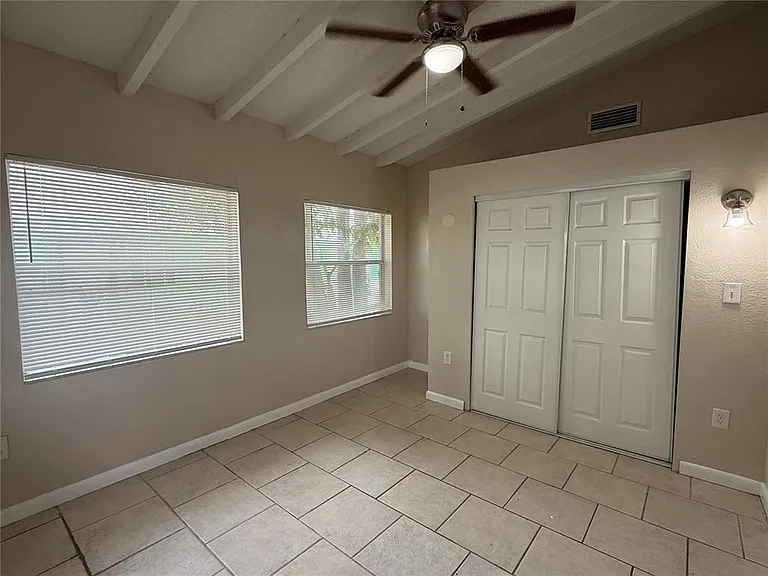 609 Washington Ave — Photo 4