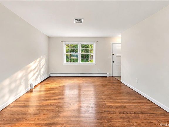 5th image of 7 Meadowbrook Drive