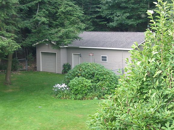 Back Garage 24; x 40'