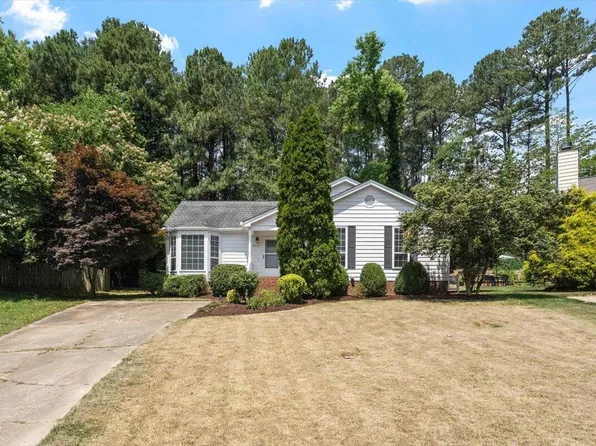 4637 Timberhurst Dr, Raleigh, NC 27612
