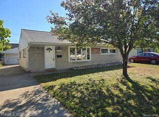 25756 Miracle Dr, Madison Heights, MI 48071 | Zillow