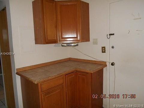 4th image of 2025 NE 164th St APT 316