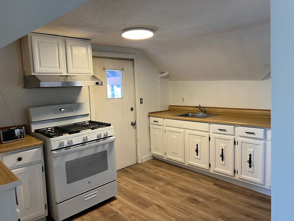 1st image of 389 New Britain Rd APT 5