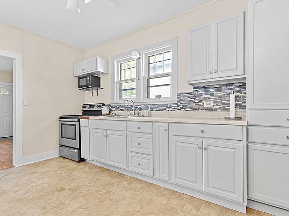 5th image of 1510 Jackson St