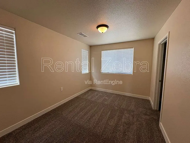 1307 Hermosa Dr — Photo 7