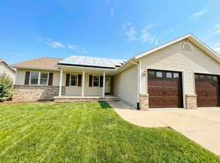 332 Sandridge Trl, Sun Prairie, WI 53590
