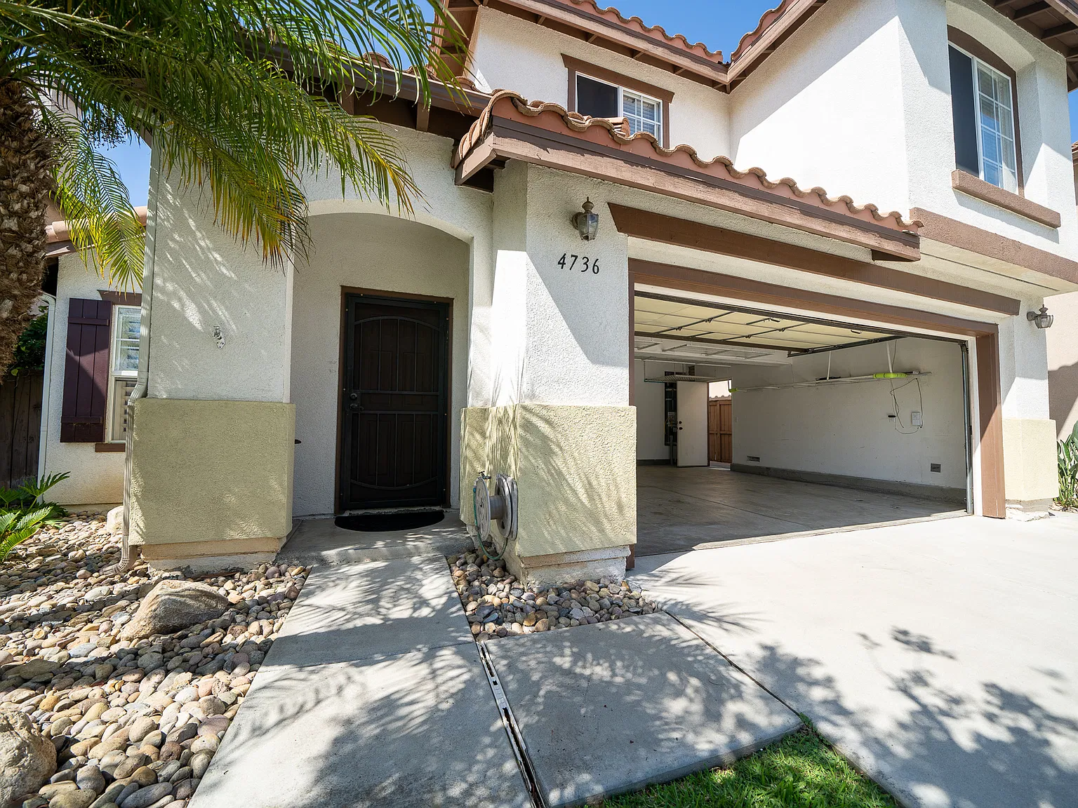 3 bed, 2.5 bath, 1532 sqft, $3,700 — Photo 2
