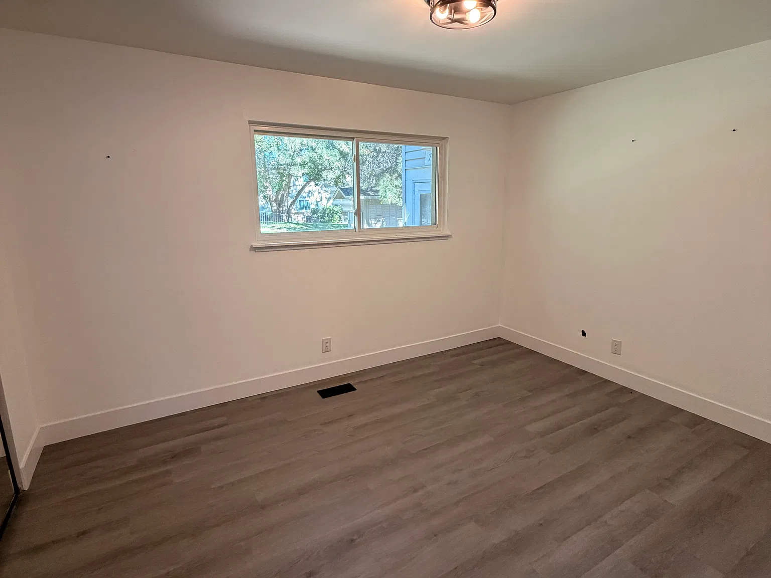 2 bed, 837 sqft, $1,800 — Photo 2