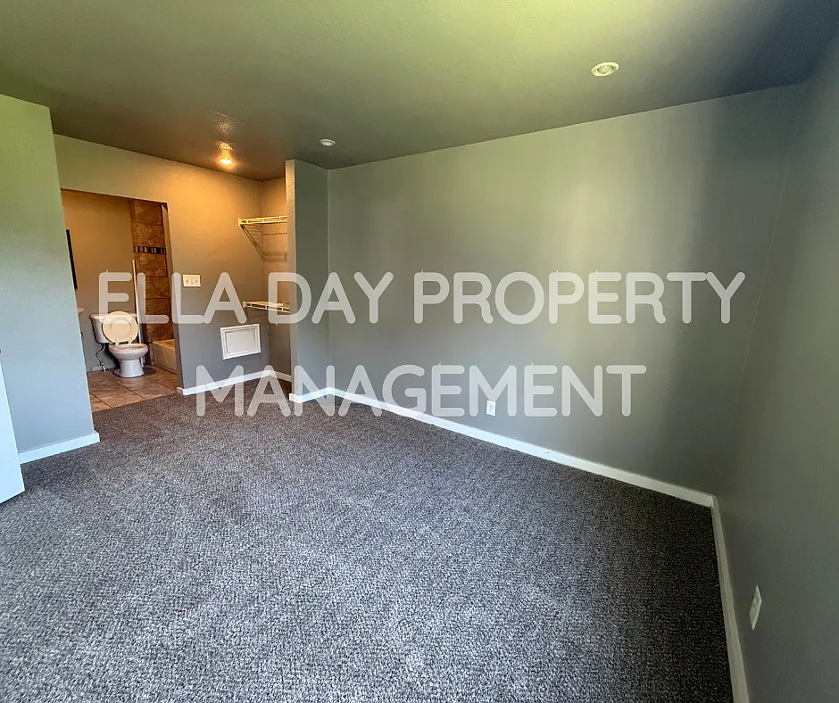 836 S Terrace Dr — Photo 2