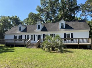 32 McLane St, Saint Helena Island, SC 29920