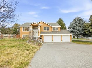 106 Edgewood Dr, Richland, WA