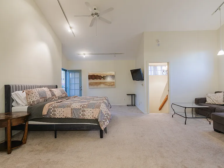 150 N Forgeus Ave — Photo 11