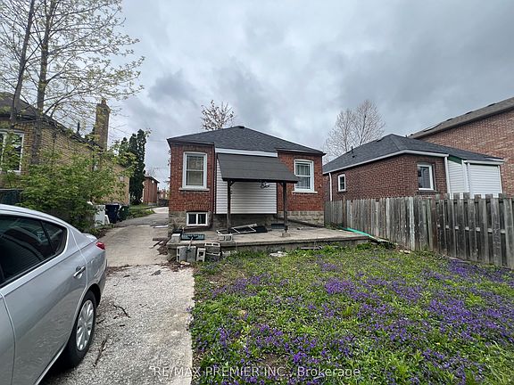 2nd image of 155 William St