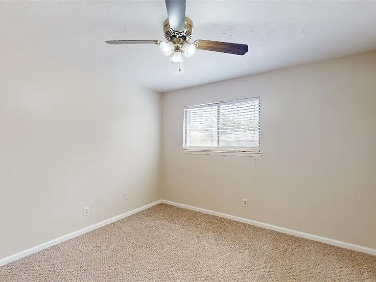 1004 Verde Dr #B — Photo 9