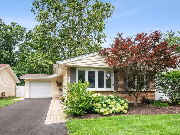 678 Sheehan Ave, Glen Ellyn, IL 60137