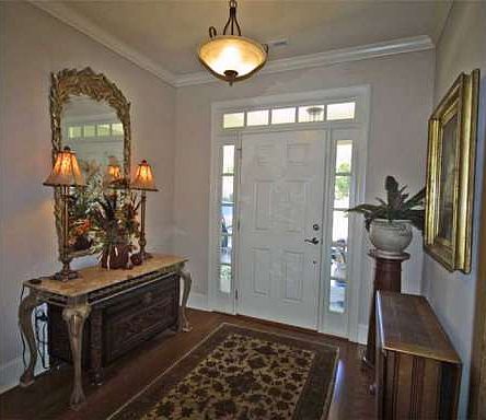 3rd image of 273 Somerset Cir