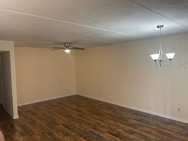 1673 Spring Garden Ct #1673 — Photo 4
