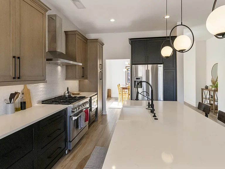 442 W Carob Dr — Photo 17