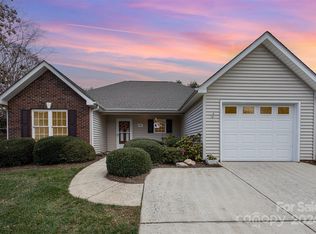 141 Oak Village Pkwy, Mooresville, NC 28117
