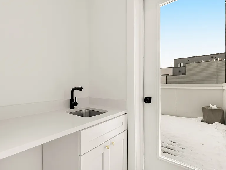 1630 K St NE #4 — Photo 15