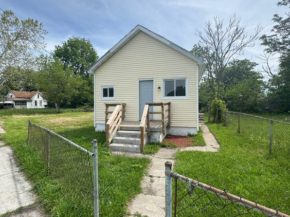 223 Charles St